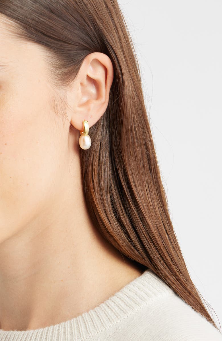 Nordstrom Demi Fine Freshwater Pearl Huggie Hoop Earrings, Alternate, color, 