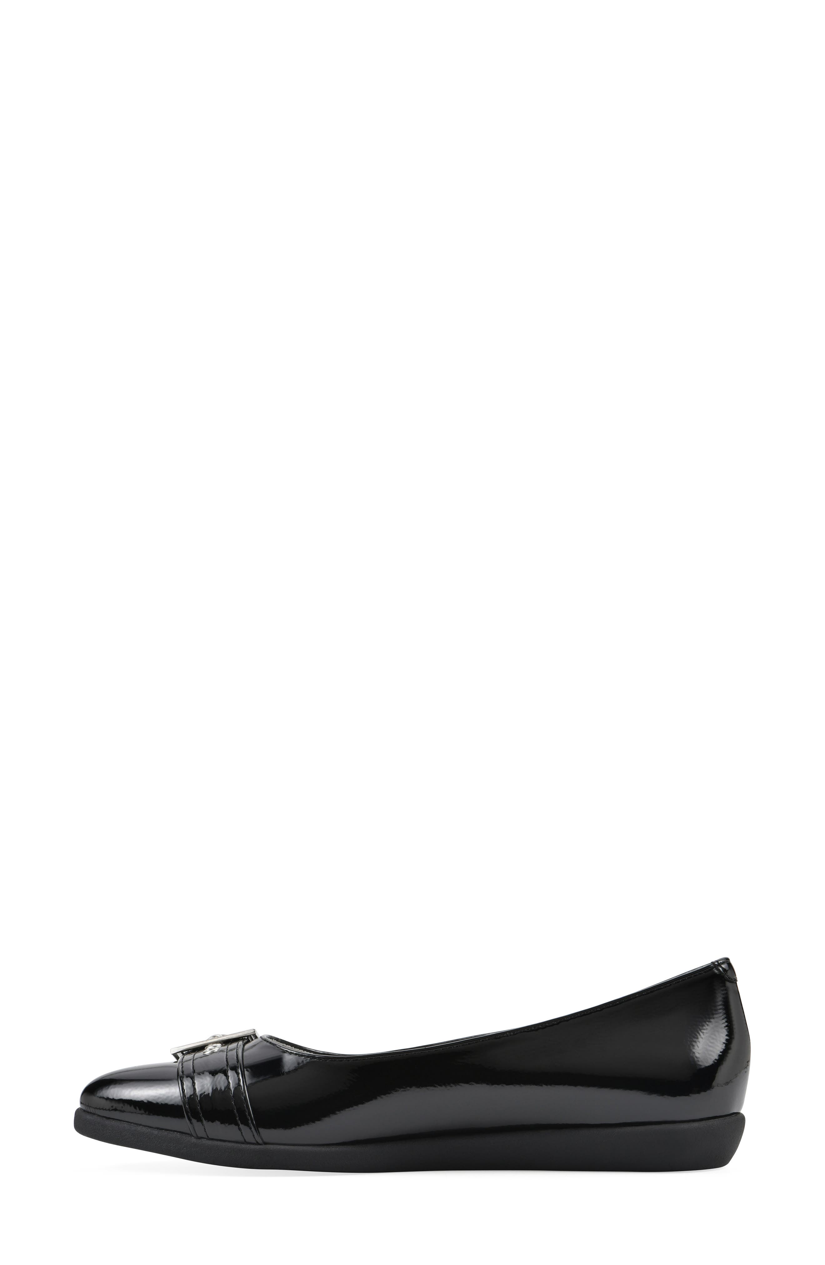 CLIFFS BY WHITE MOUNTAIN Miliani Ballet Flat, Alternate, color, Black/ Patent