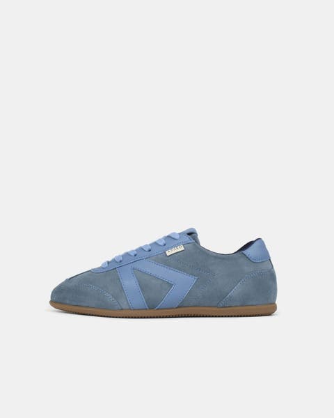 Iris Streamlined Low-Top Sneaker