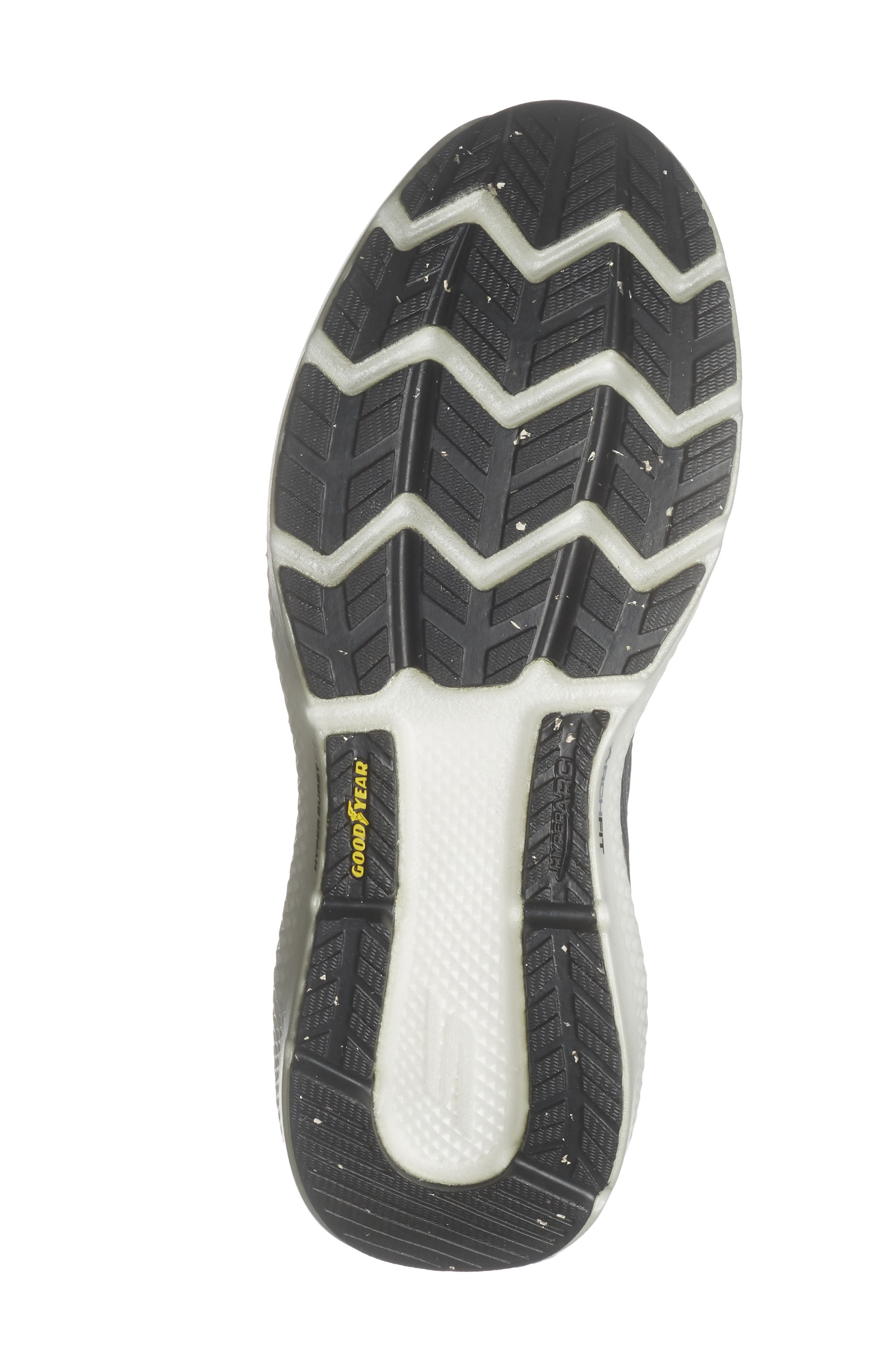 SKECHERS GO RUN Max Ride 11 Running Shoe, Alternate, color, Black/ White