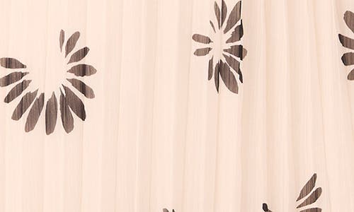 Halogenr Halogen(r) Daisy Print Sleeveless Pleated Maxi Dress