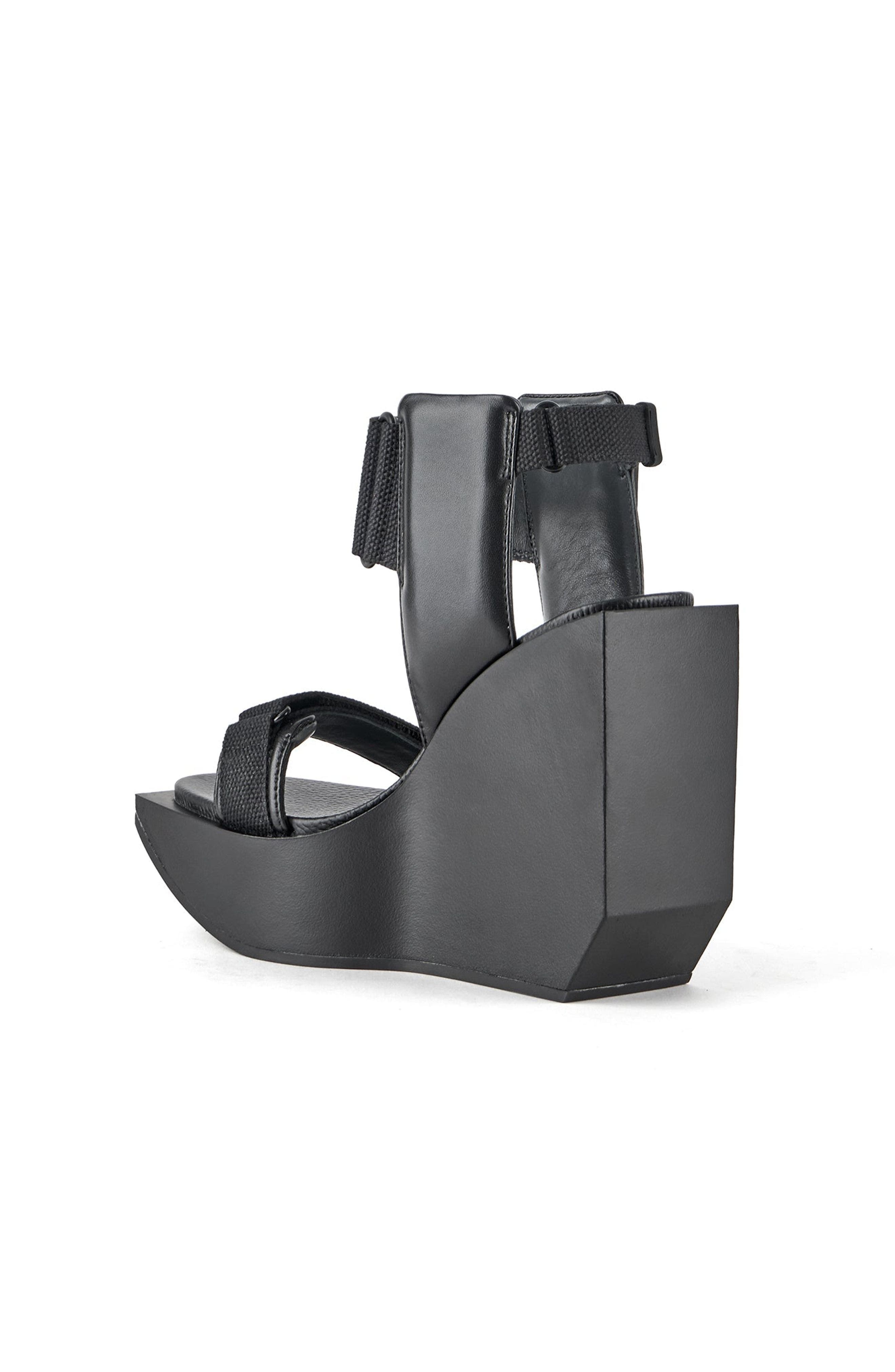 Wa Puffy Hi Pumps, Alternate, color, Black