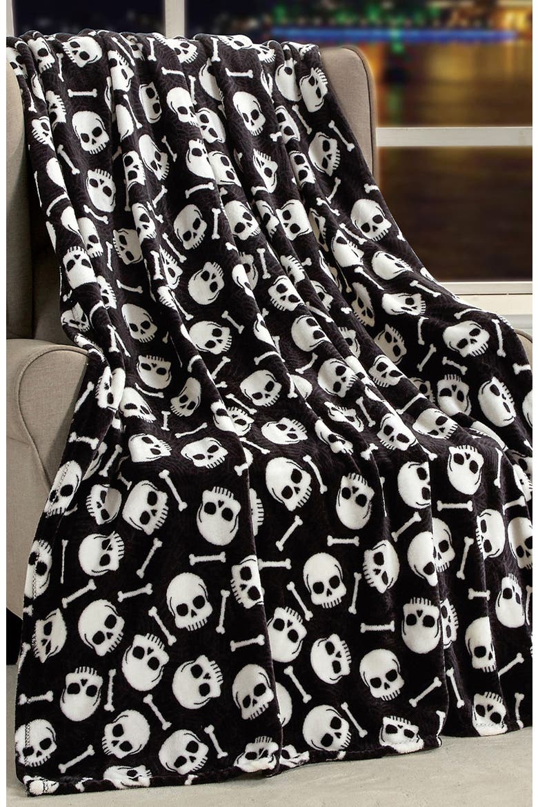 Skull & Bones Micro Plush Throw Blanket, Alternate, color, BLACK