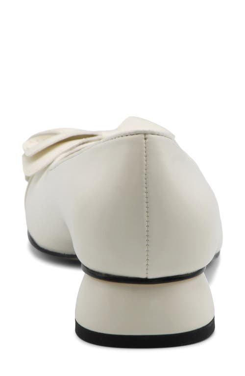 Charles David Butterfly Flat In White