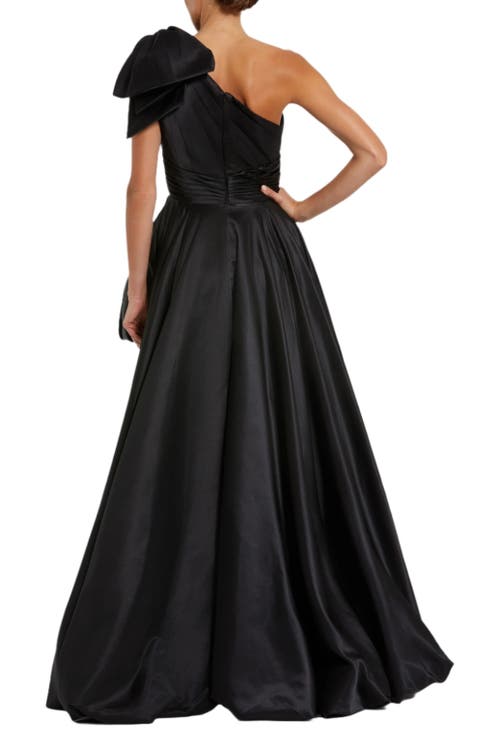 Mac Duggal Satin One Shoulder Bow Gown In Black