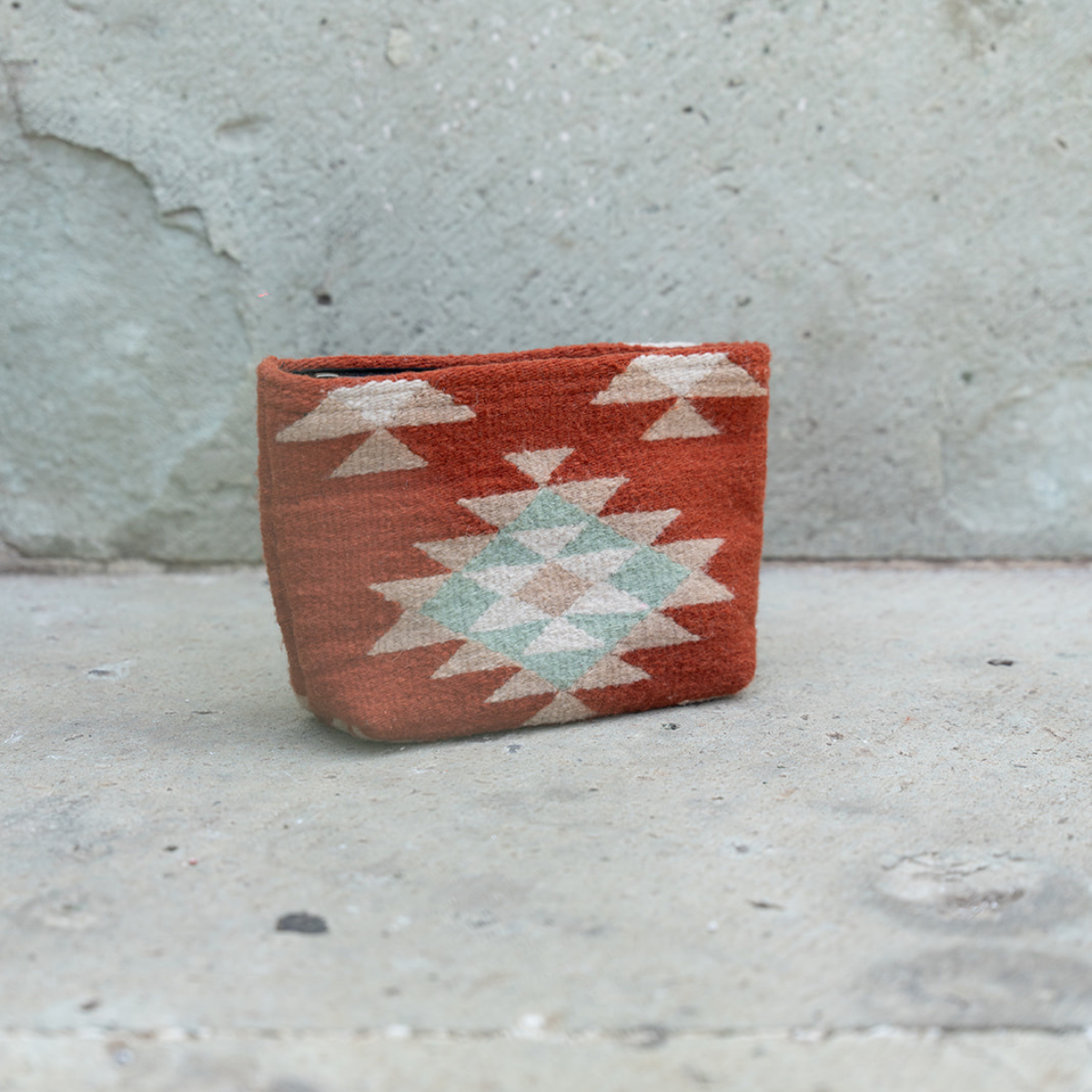 Amasouk Tierra del Sol Pouch, Alternate, color, Red