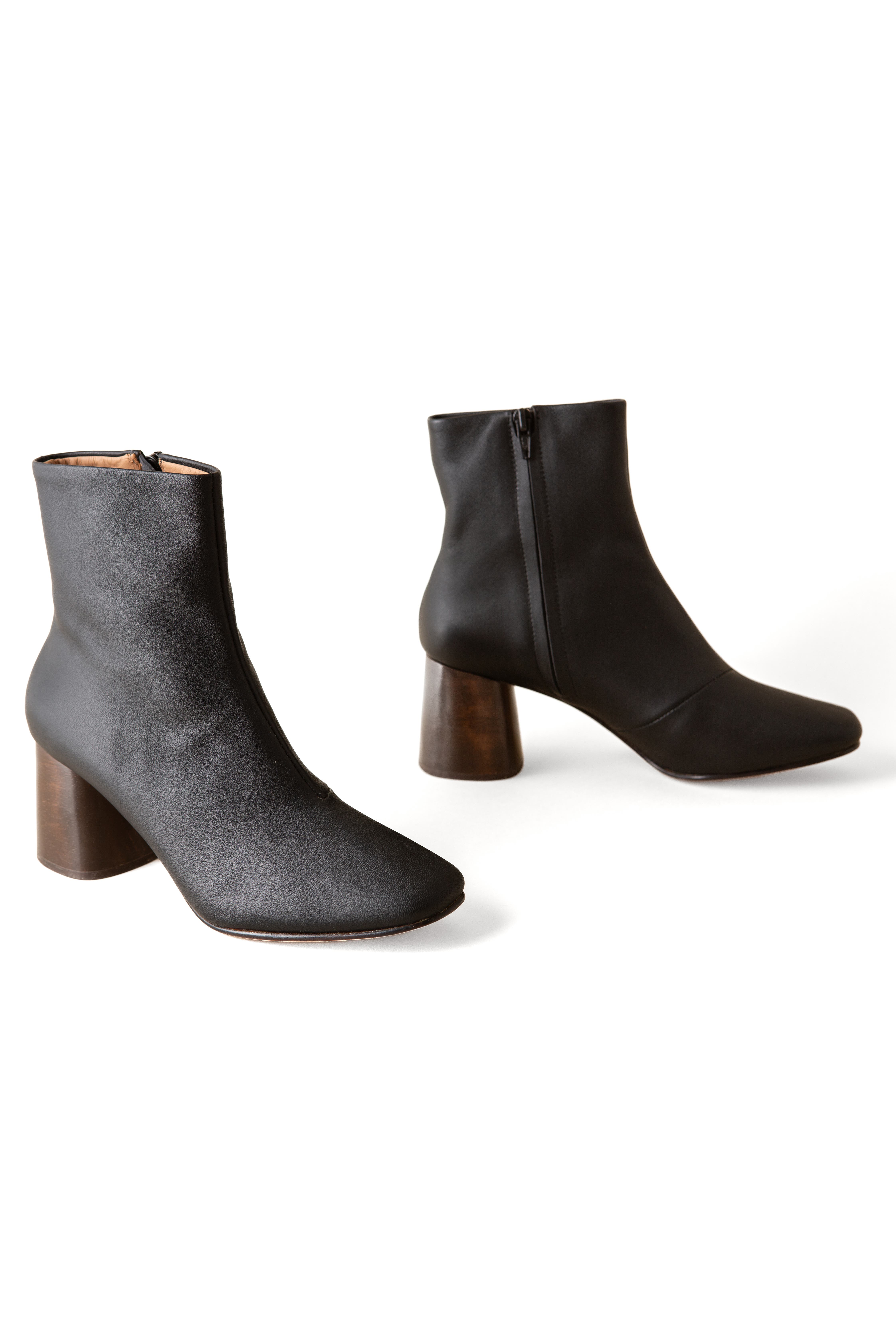 Huma Blanco Harlow Boot, Alternate, color, Coal