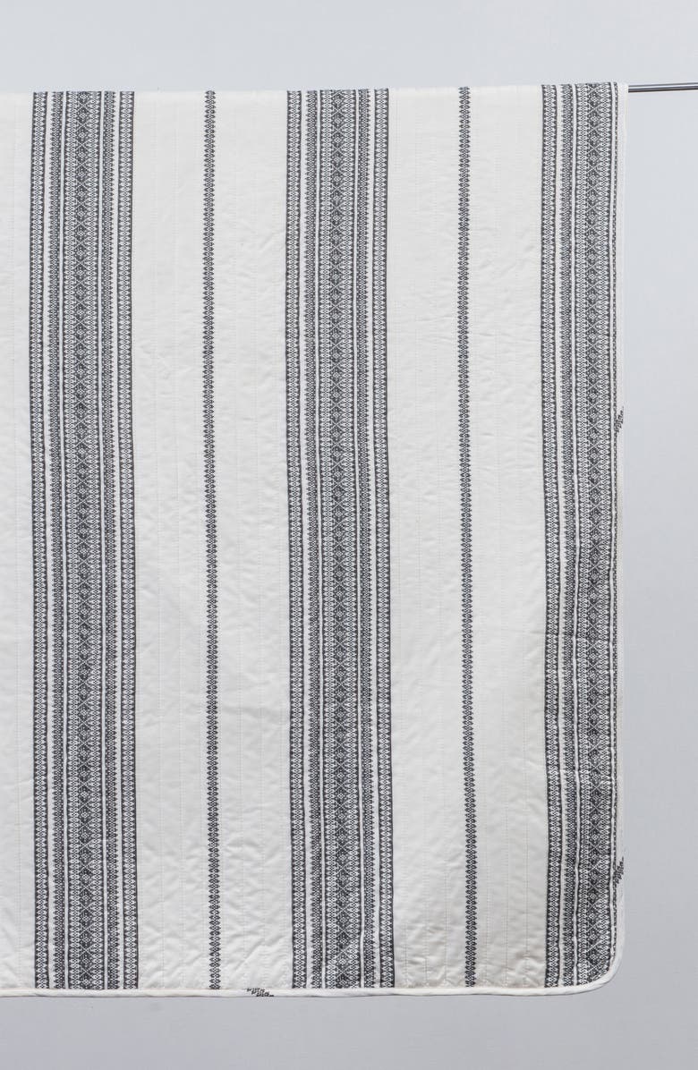 Woven & Weft Farmhouse Stripe Quilt & Sham Set, Alternate, color, Grey