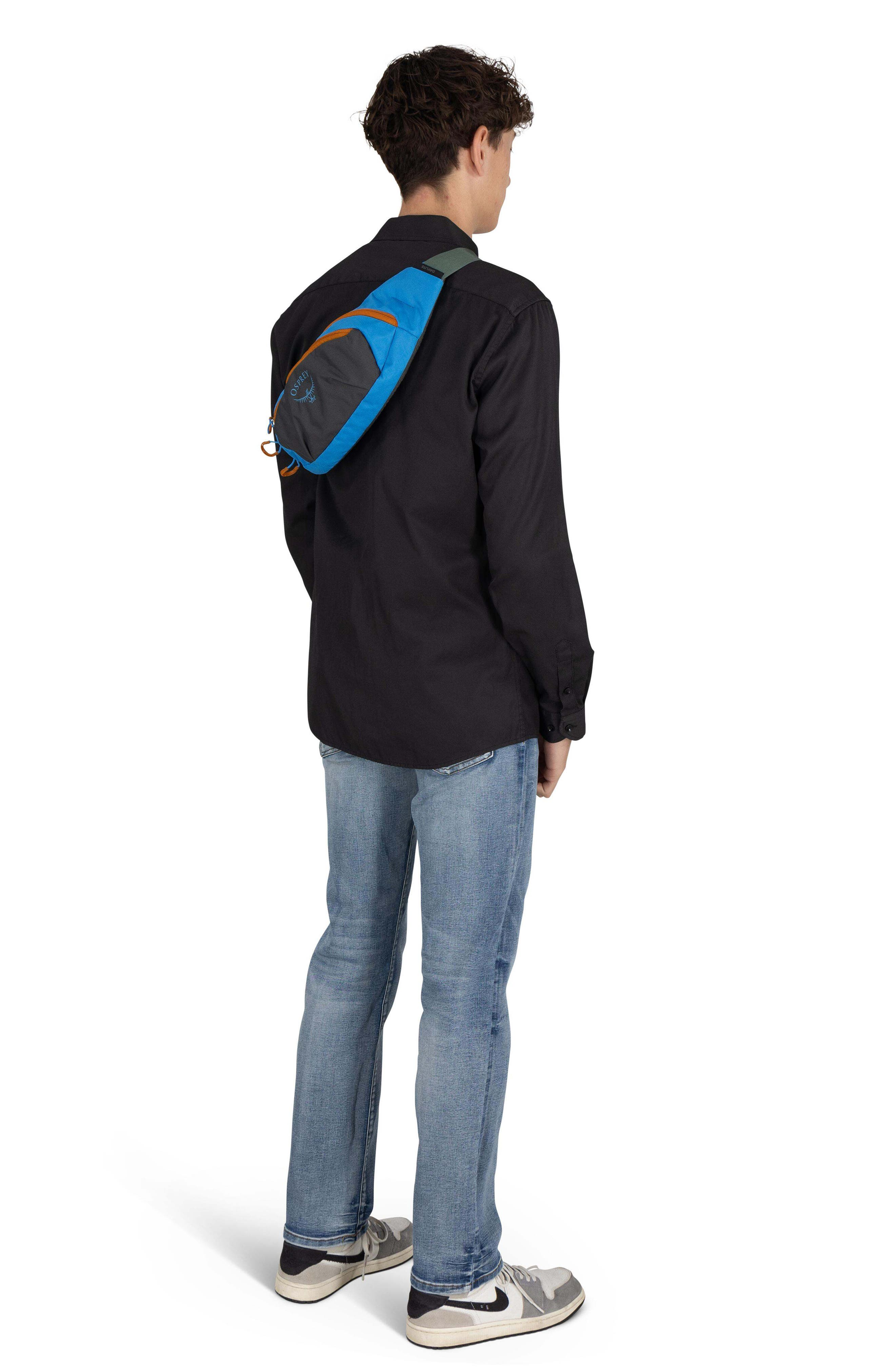 Osprey Daylite Earth 2-Liter Waist Pack, Alternate, color, Dark Charcoal/Blue Flame