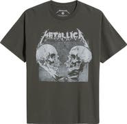 Merch Traffic Metallica Skull Graphic T-Shirt