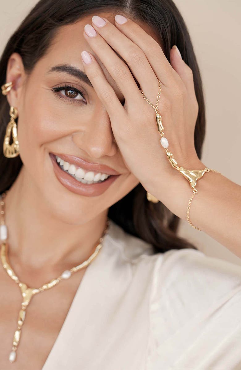 Ettika Liquid Metal Genuine Freshwater Pearl Hand Chain, Alternate, color, Gold