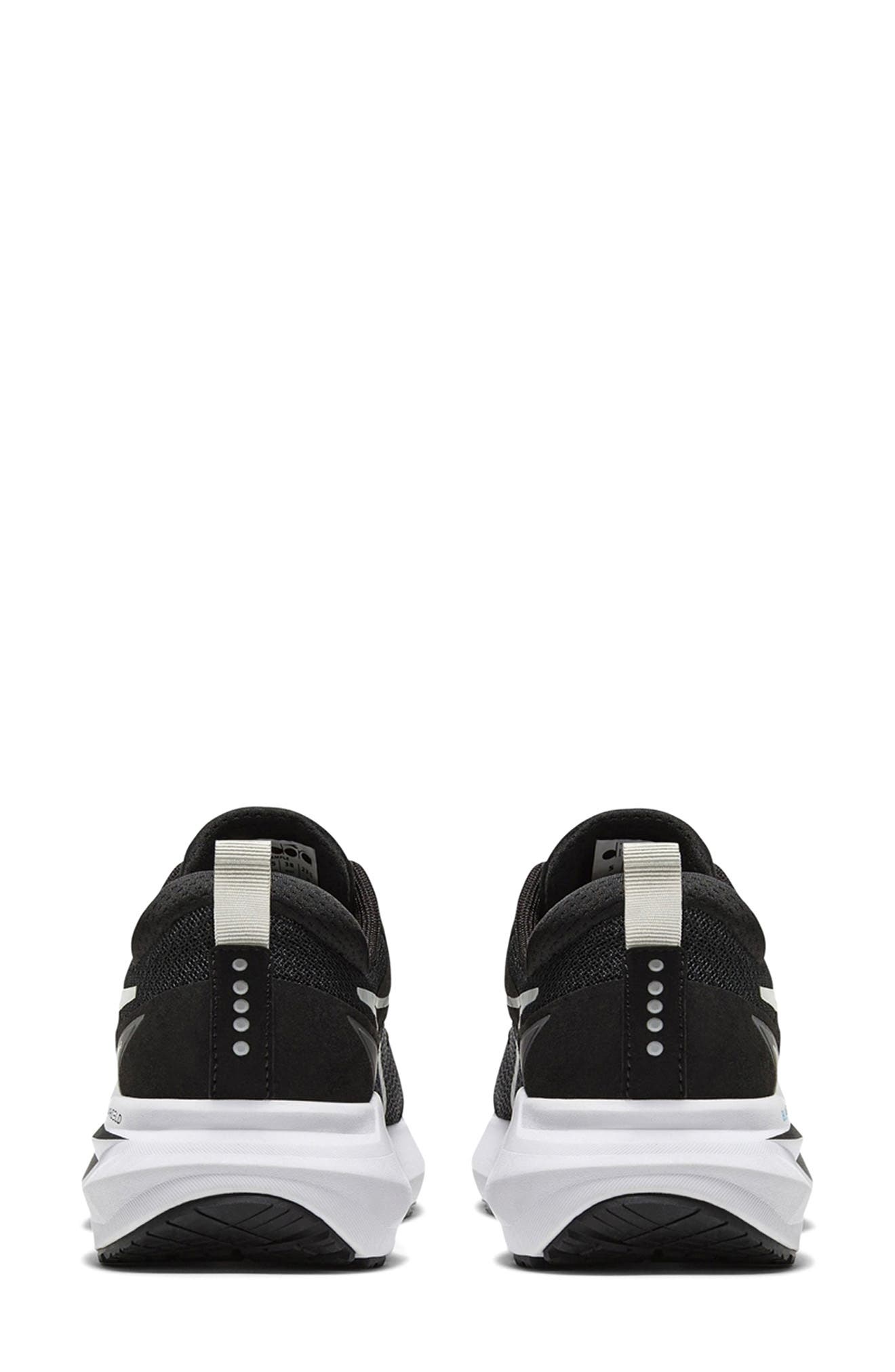 Diadora Mythos Vigore 3 Running Shoe, Alternate, color, Black/White