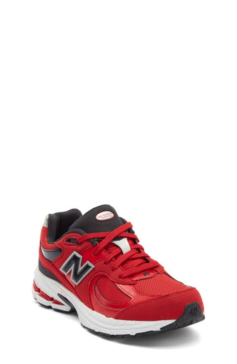 Kids' 2002 Sneaker (Big Kid)