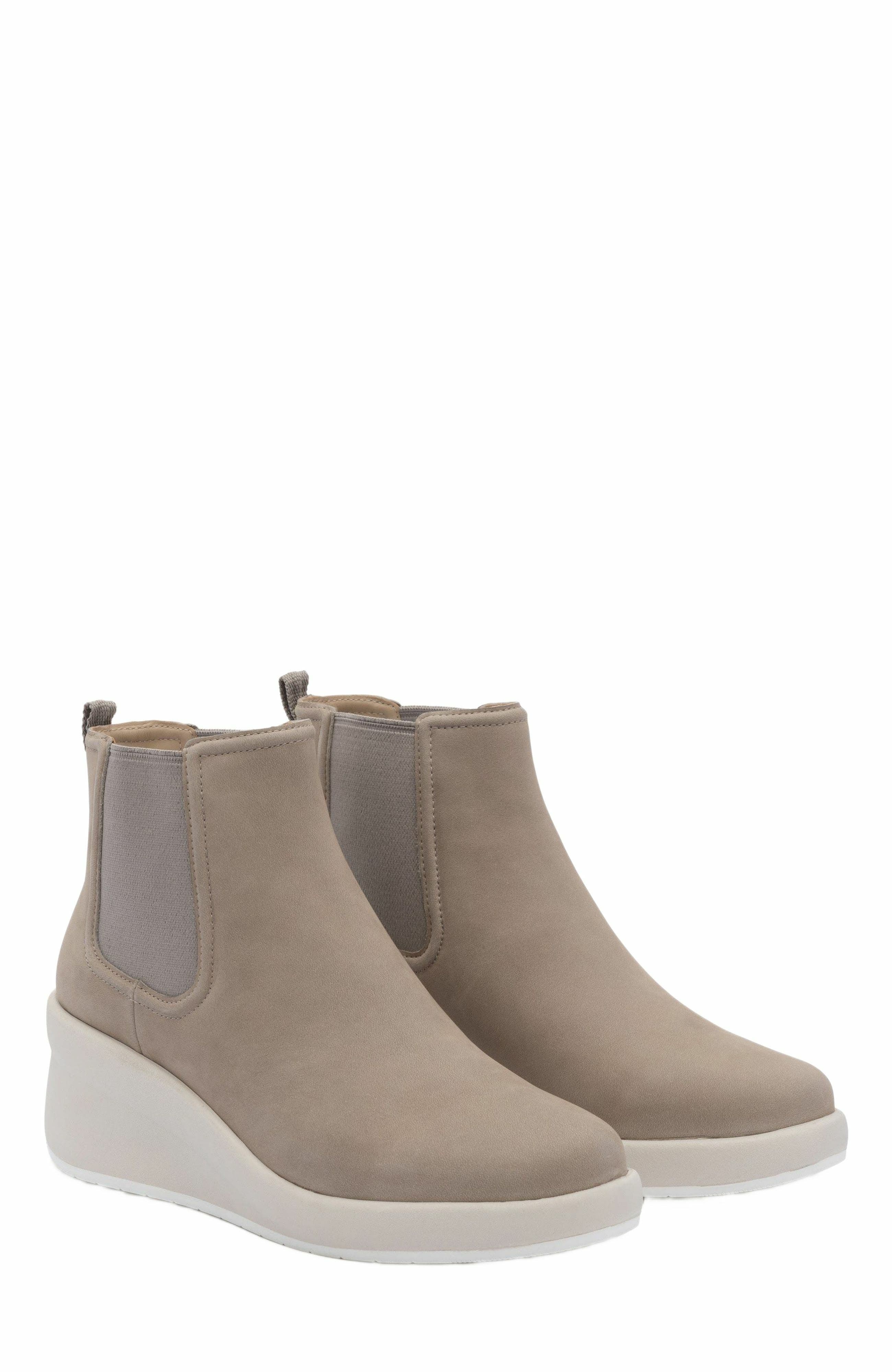 Passage Chelsea Boot, Alternate, color, Tan - Metatarsal