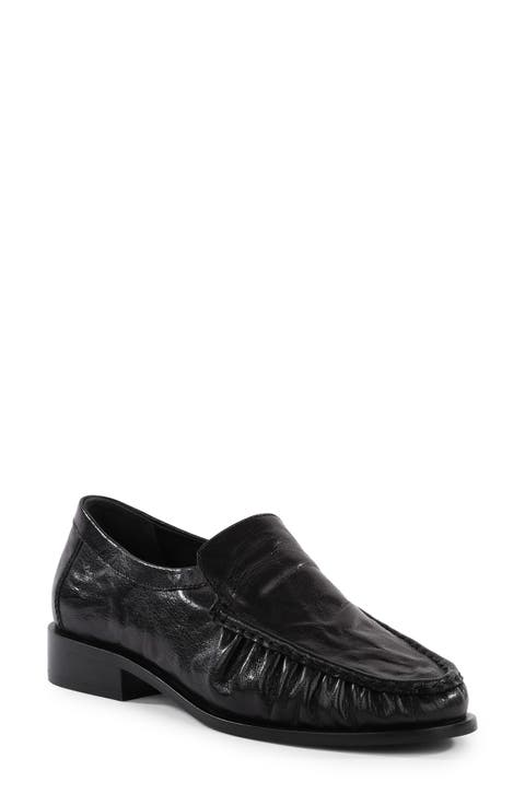 Hideaway Leather Loafer