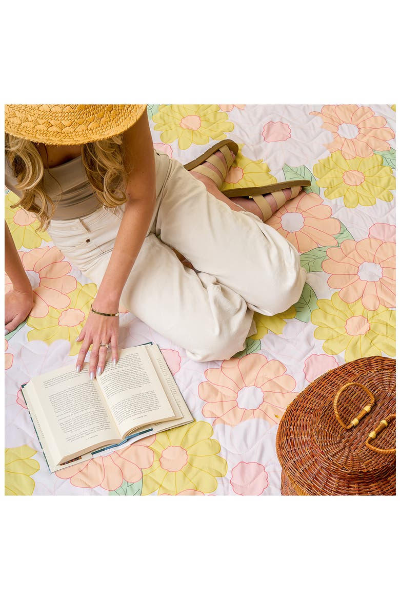 On-the-Go Quilted Blanket, Alternate, color, DAISY CRAZE PEACH