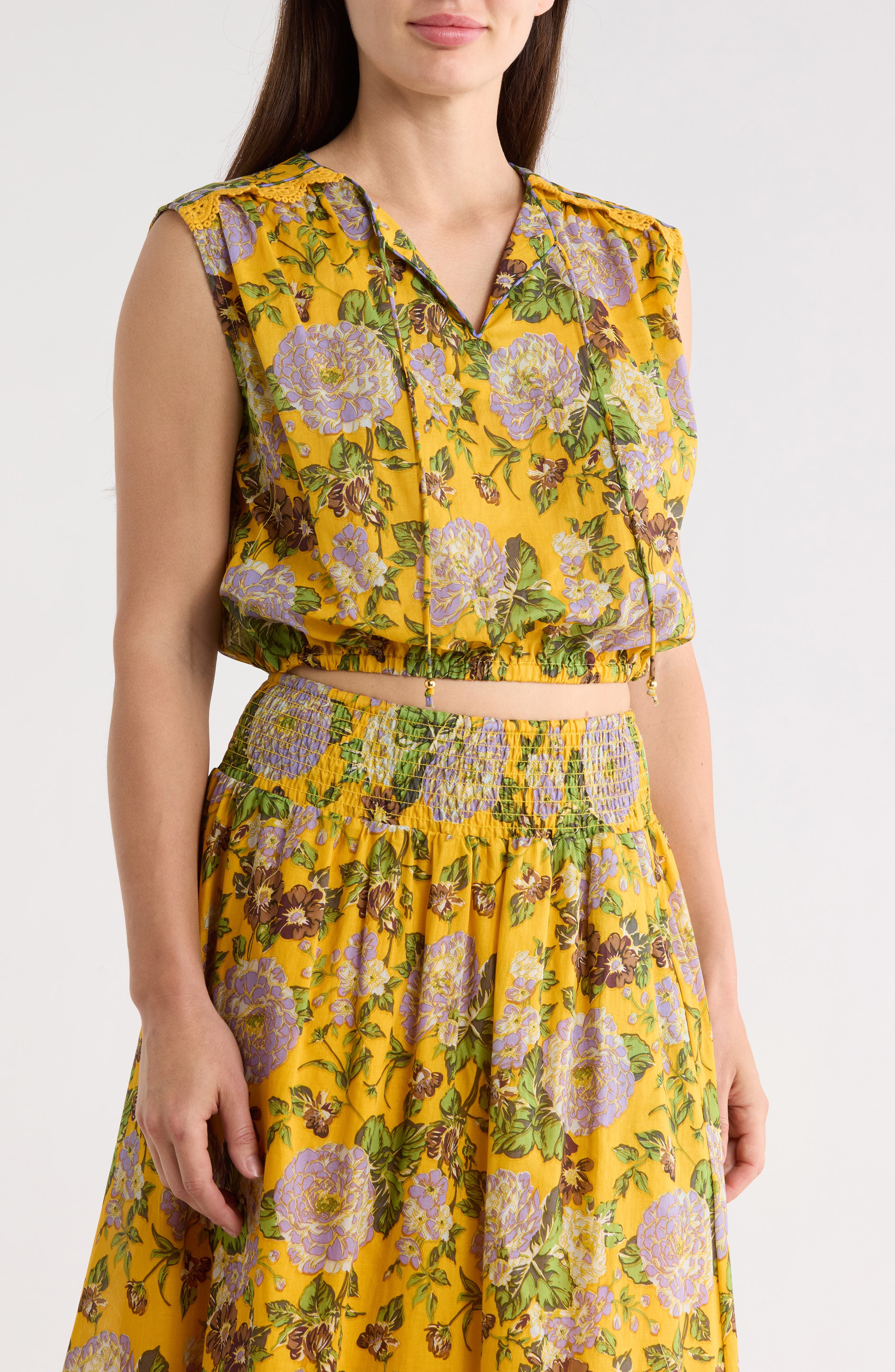 ELIE ELIE TAHARI Floral Sleeveless Trim Top