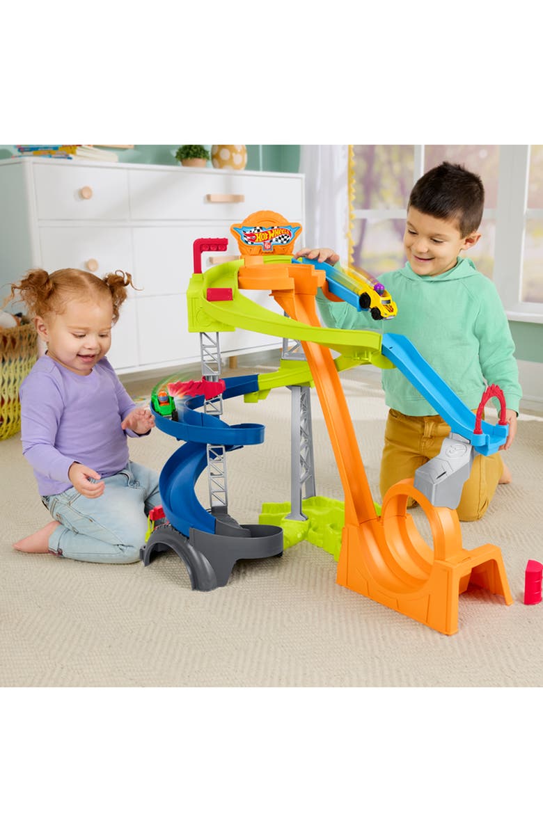 FISHER PRICE Little People Hot Wheels Spiral Stunt Speedway Race Track Playset, Alternate, color,
