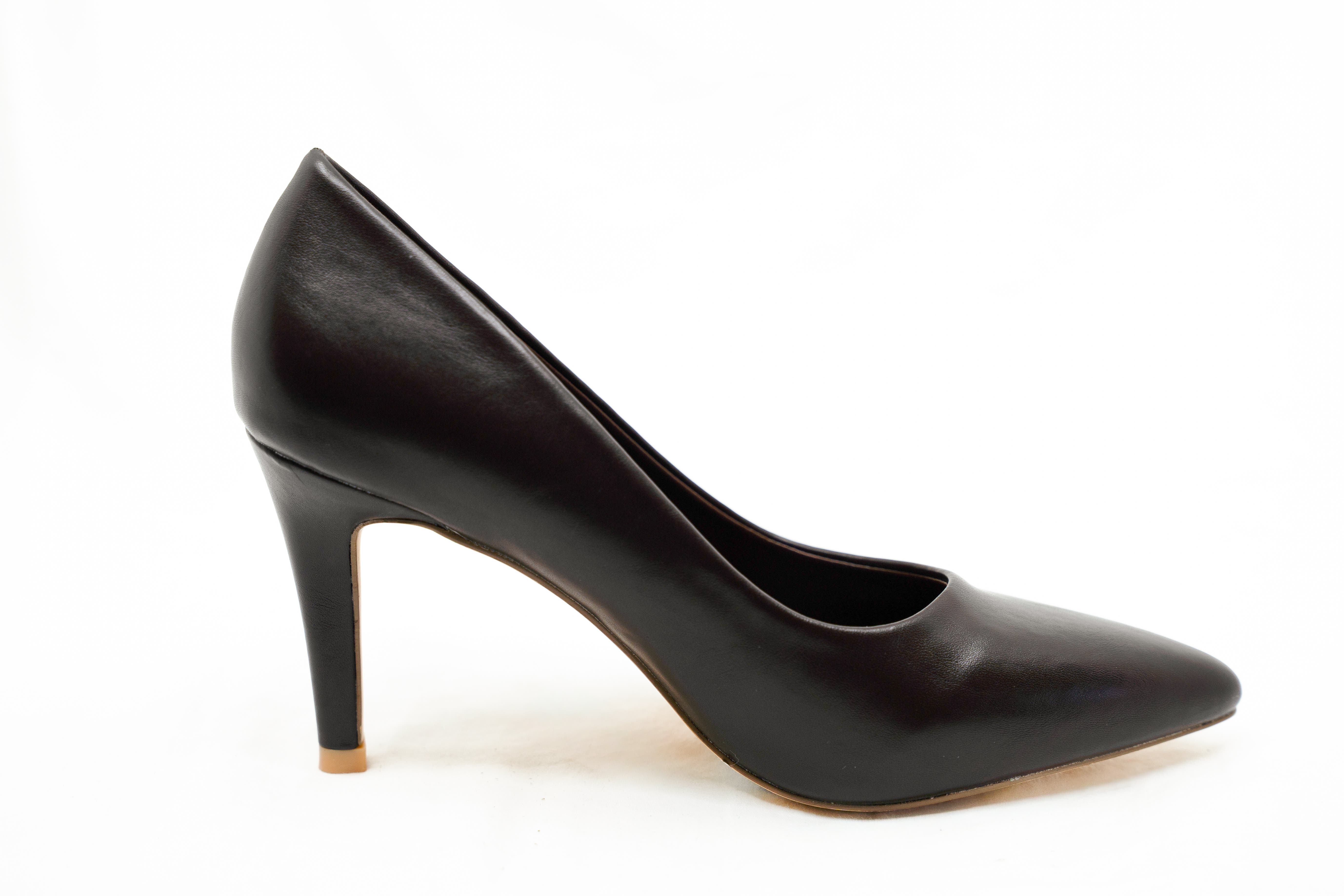 The Point Classic Pump, Main, color, Nude I