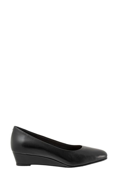 Trotters Extra Wide Width Denisse Pump In Black