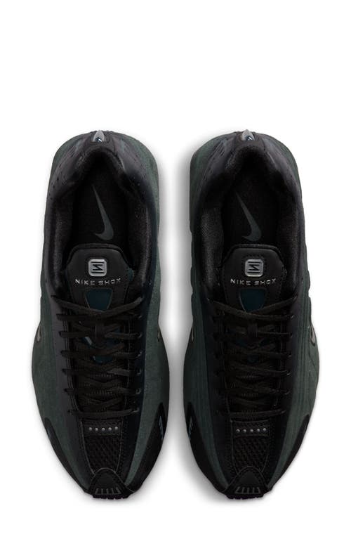 Nike Shox R4 Sneaker In Black