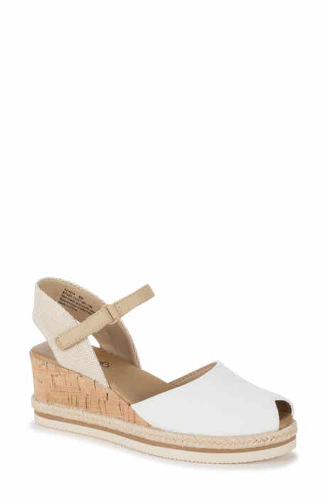 BARETRAPS Acadia Peep Toe Wedge Sandal