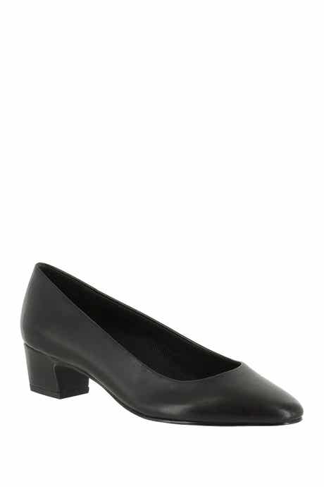 EASY STREET Prim Block Heel Pump
