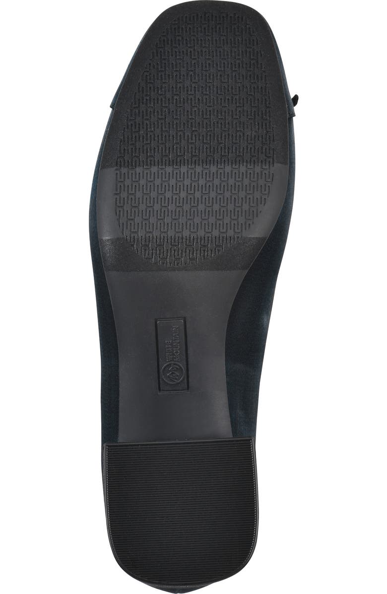 White Mountain Footwear Lately Round Toe Pump, Alternate, color, Midnight Blue Shimmer Fabric