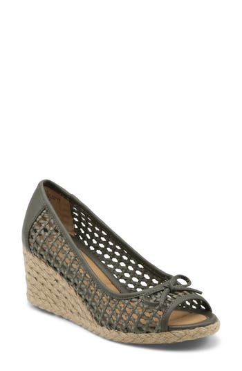 Adrienne Vittadini Batches Espadrille Wedge Pump In Dk Olive