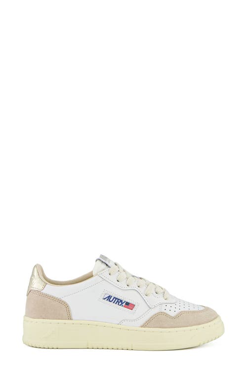 Autry Medalist Low Sneaker In Neutral