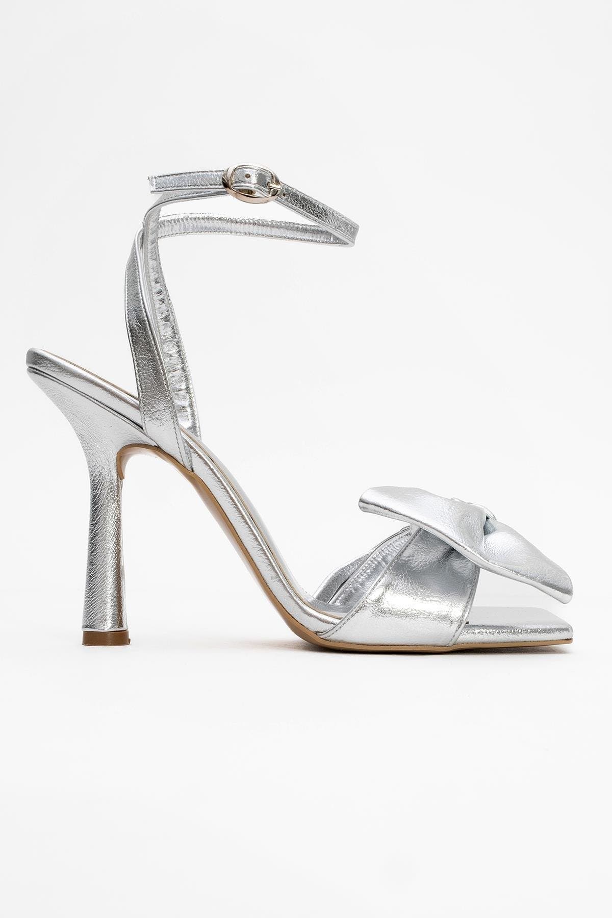 Prologue Shoes Pila Ankle Strap Stiletto Sandal, Alternate, color, Silver