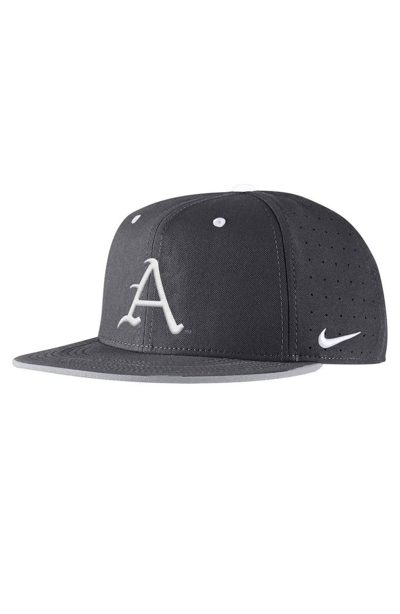 Nike Men's Nike Anthracite Arkansas Razorbacks 2025 On-Field True Performance Baseball Fitted Hat, Main, color, 