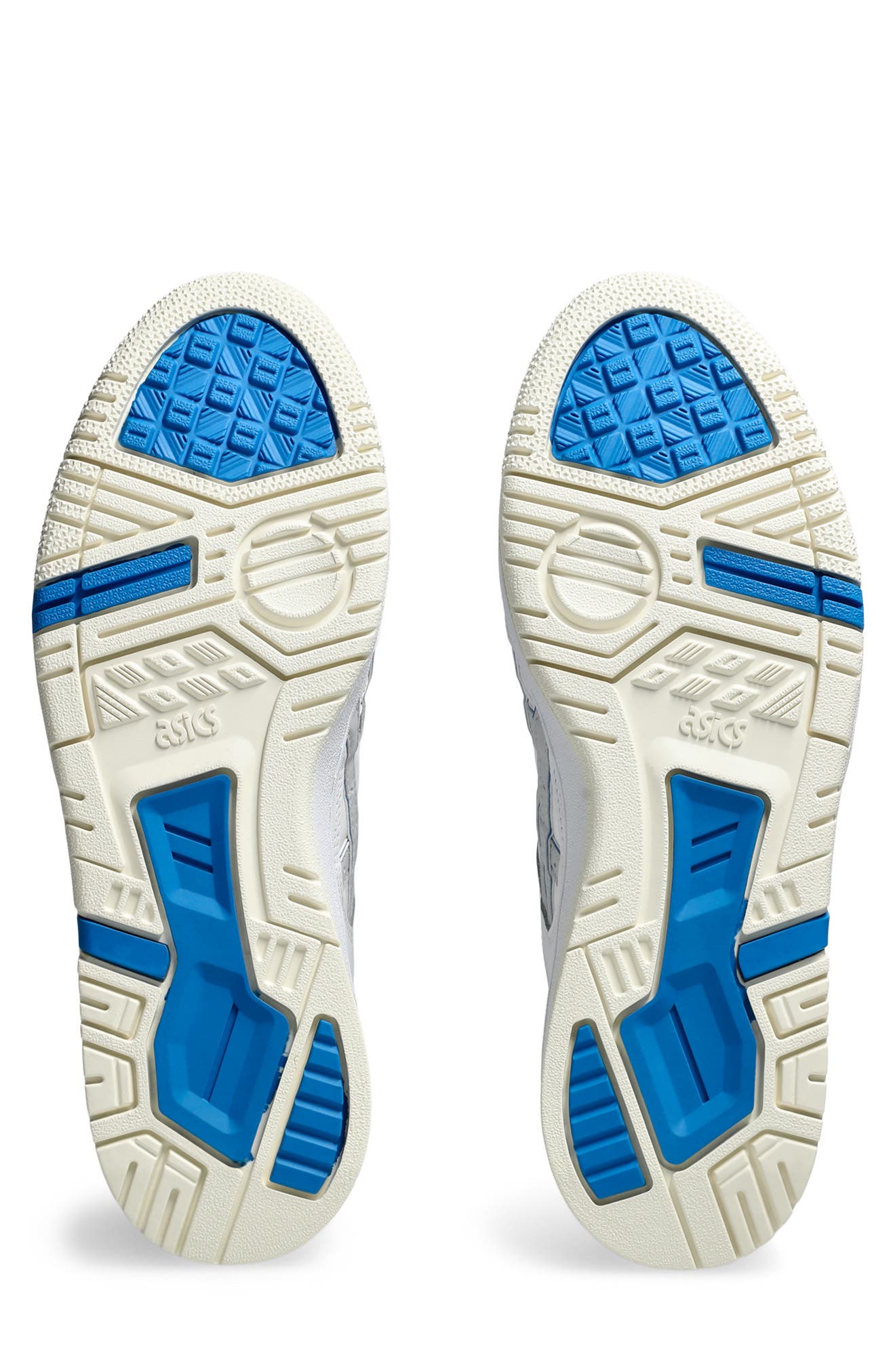 EX89 Low Top Basketball Shoe