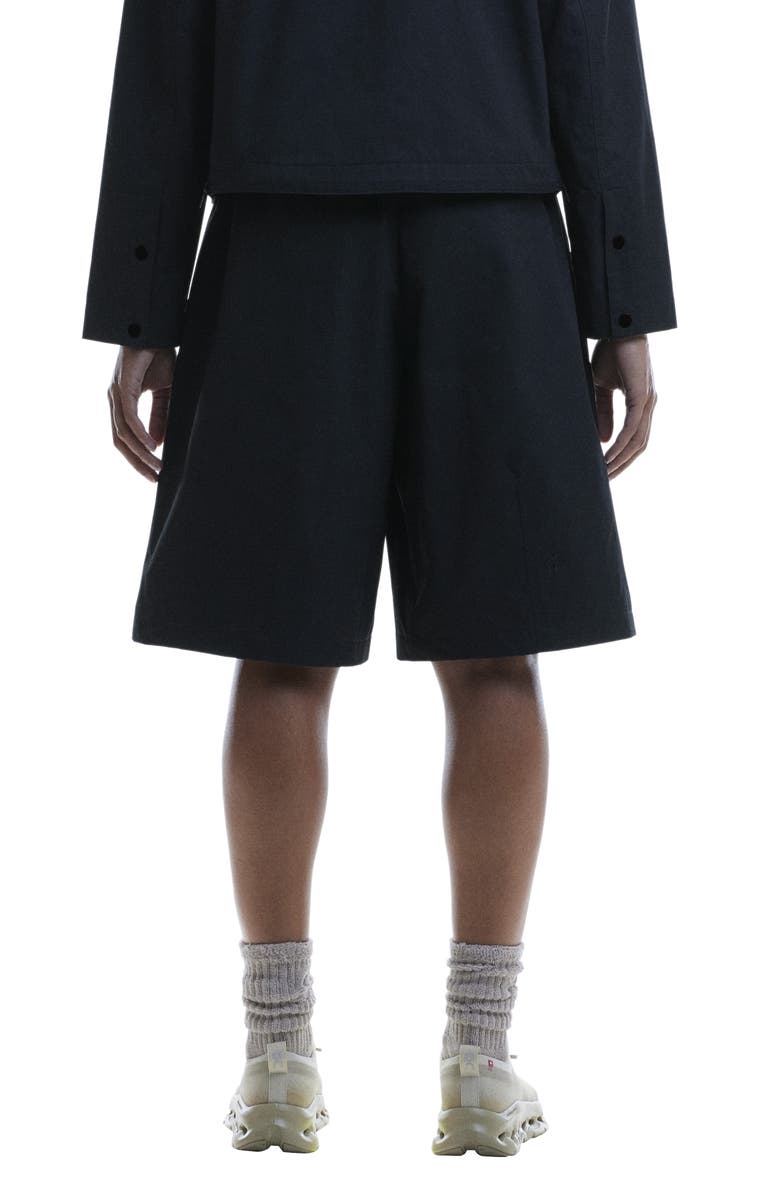 On Bermuda Shorts, Alternate, color, 