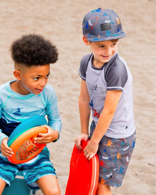 DEUX PAR DEUX DEUX PAR DEUX LITTLE BOY'S SHORT SLEEVE RASHGUARD DARK AND LIGHT GRAY 