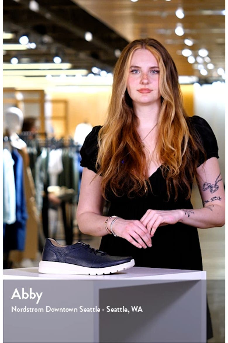 Waren Sneaker video