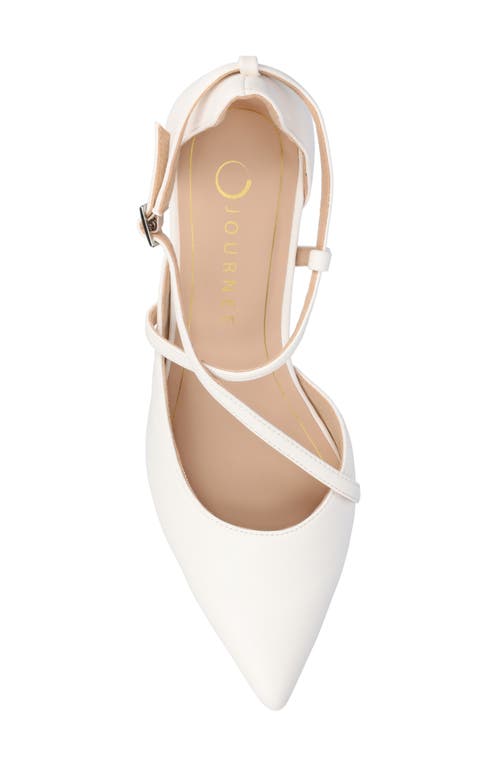 Journee Collection Galvinn Pump In White