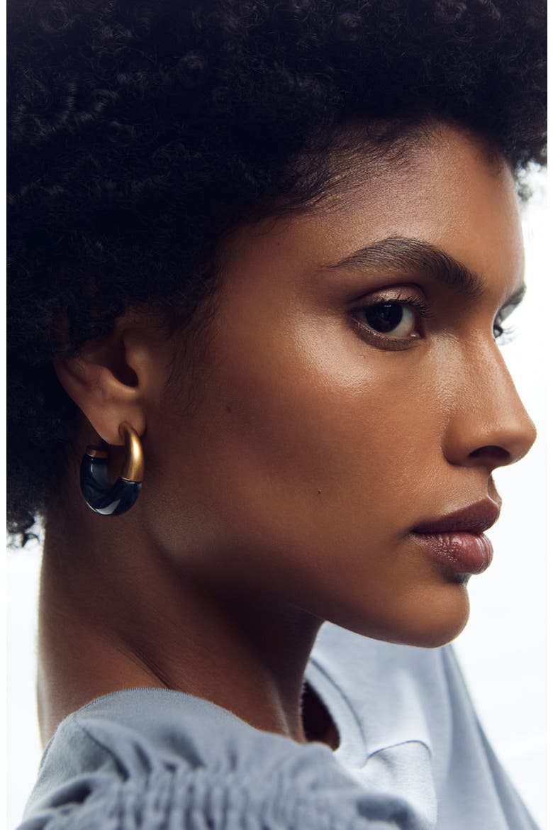 Samira Scoop Hoop Earrings, Alternate, color, GOLD TONE / BLACK MARBLE