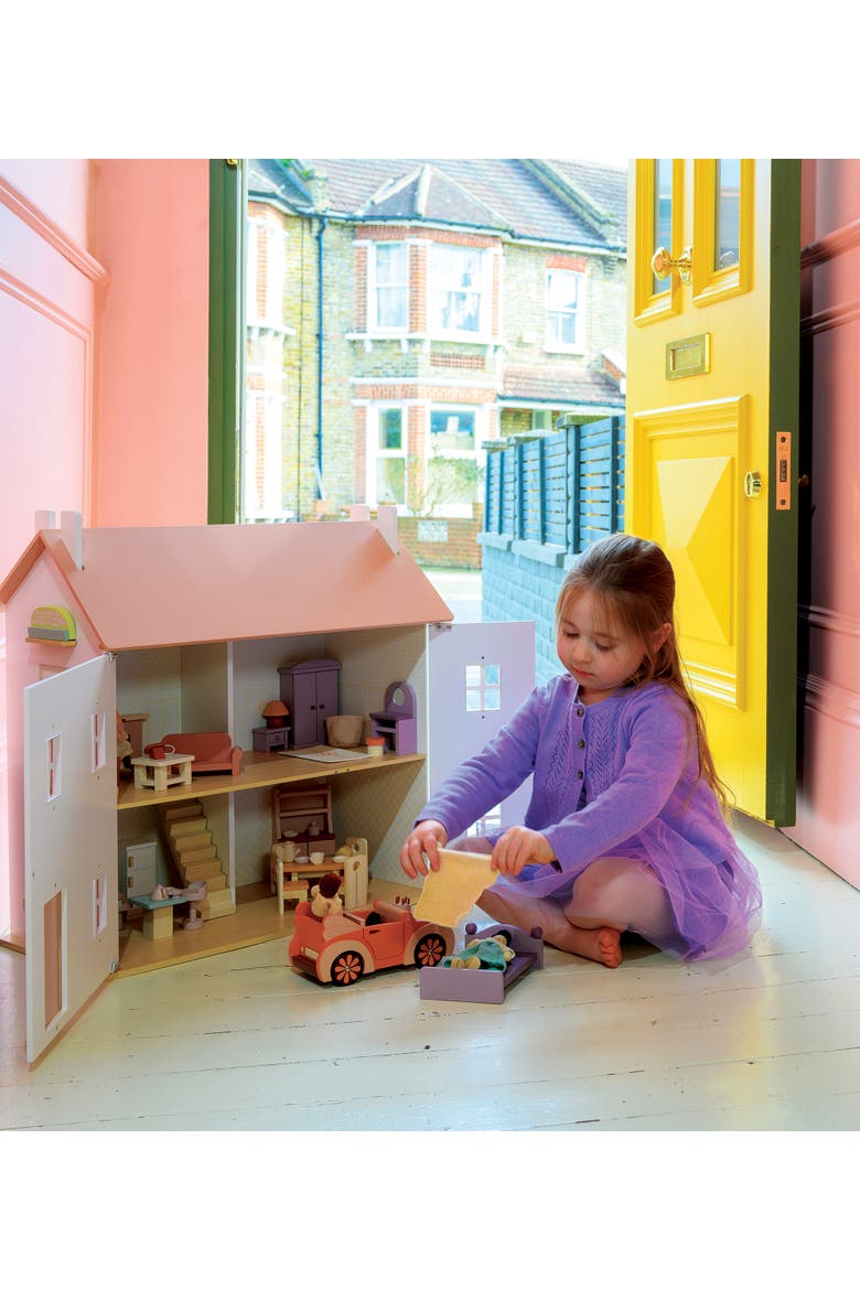 Clover Dolls House, Alternate, color, White