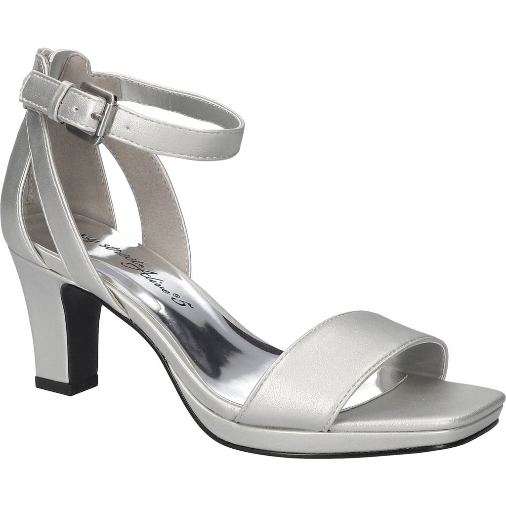 Easy Street Womens Ro Heeled Sandals In Silver