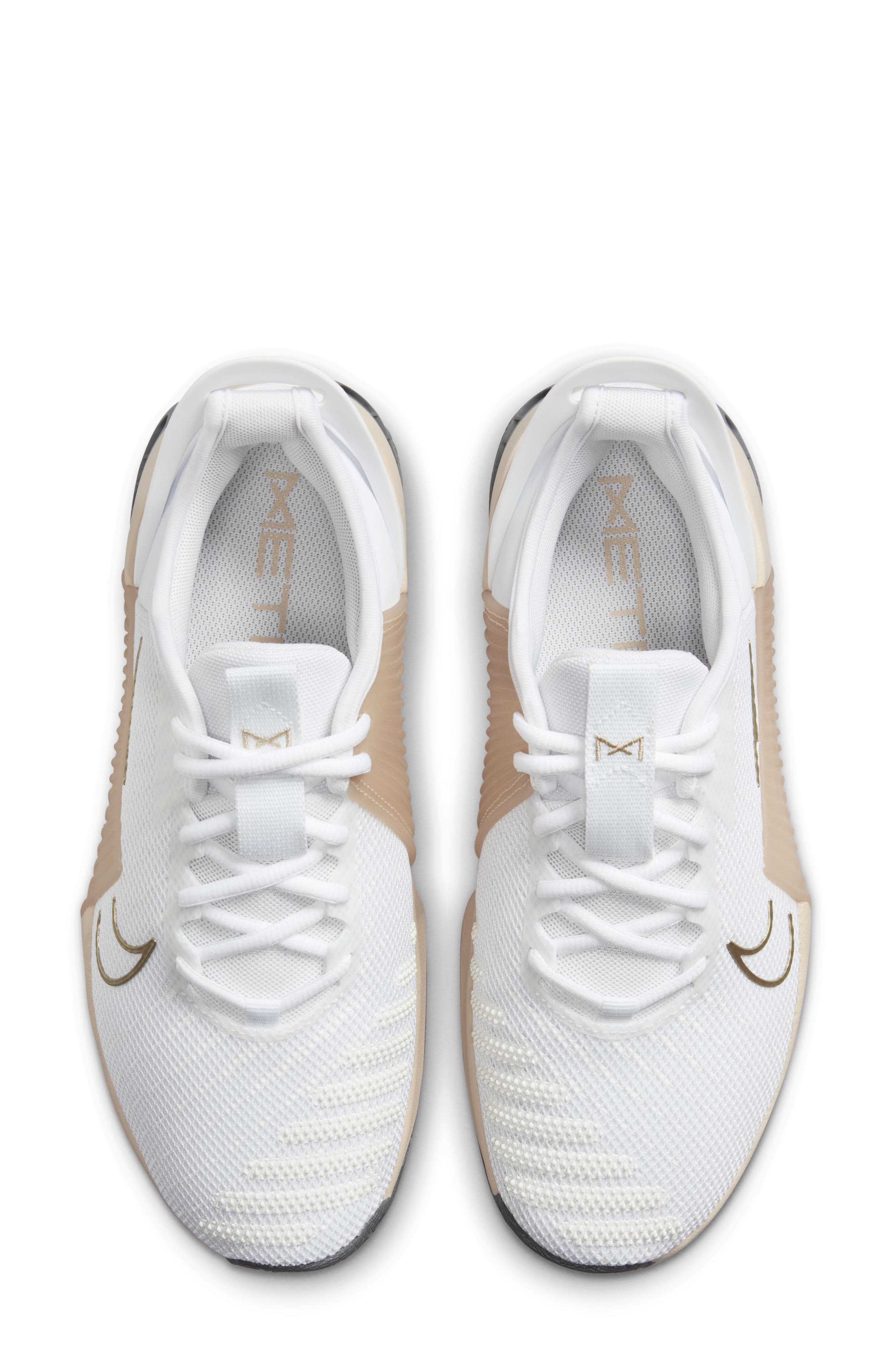 Metcon 9 FlyEase Training Shoe, Alternate, color, WHITE/ GOLD/ SANDDRIFT/ WHITE
