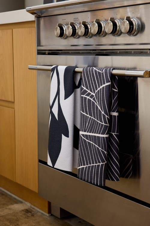 Geometry Kitchen Tea Towel Set In Black