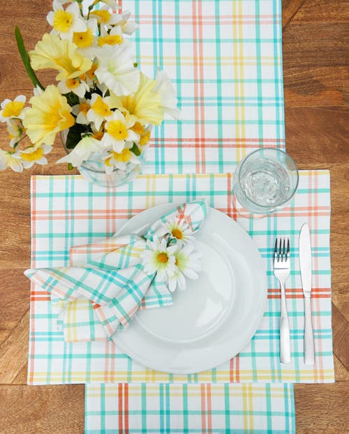 C & F Home C&f Home Easter Bunny Trail Plaid Cloth Napkin Springs Set Of 6 In Multi