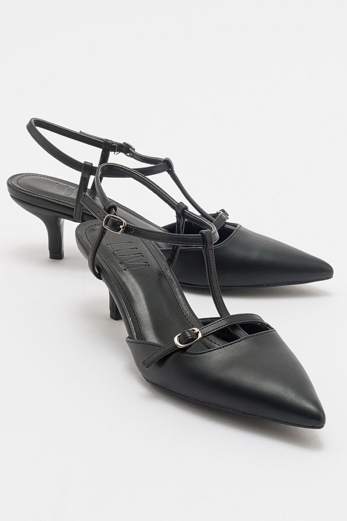 Prologue Shoes Frans Pointed Toe Pump, Main, color, Black