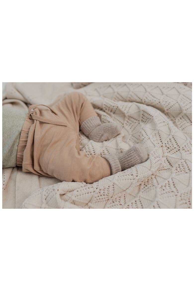 Organic Cotton Wavy Knit Baby Blanket & Kangaroo Cuddle Cloth Set, Alternate, color, IVORY