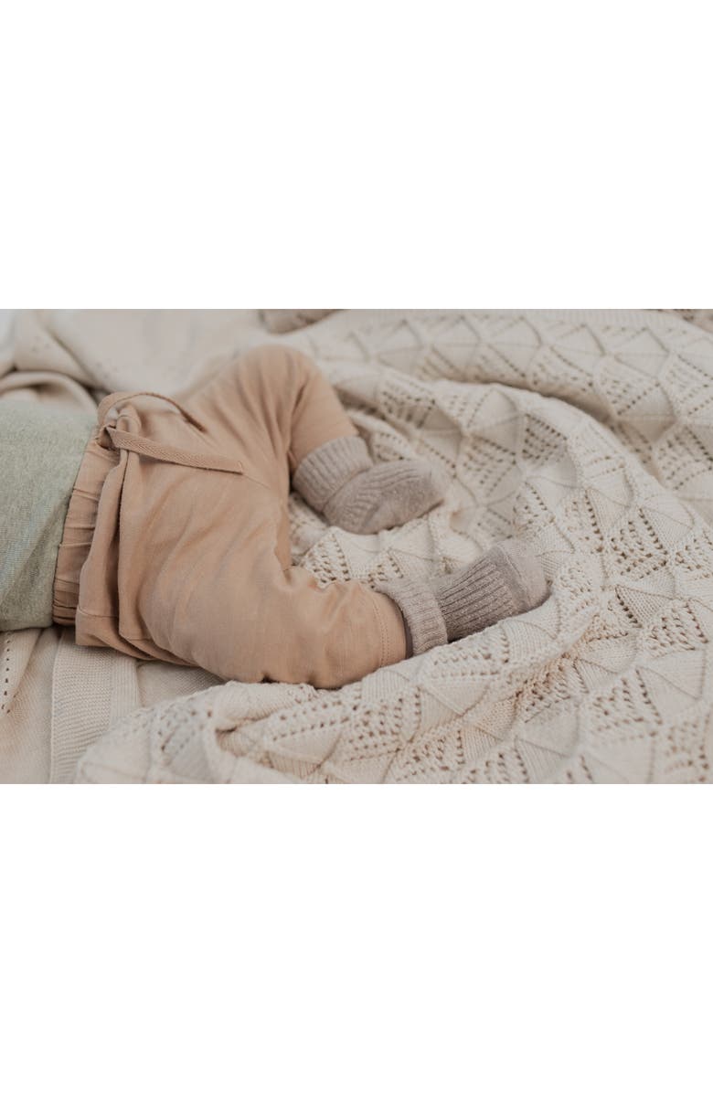 BIBS Organic Cotton Wavy Knit Baby Blanket & Kangaroo Cuddle Cloth Set, Alternate, color, Ivory