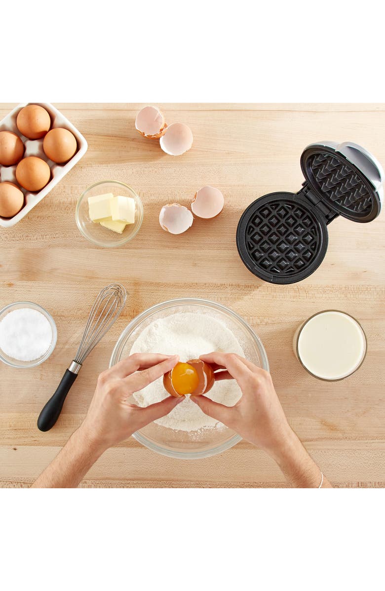 Dash Mini Waffle Maker, Alternate, color, 