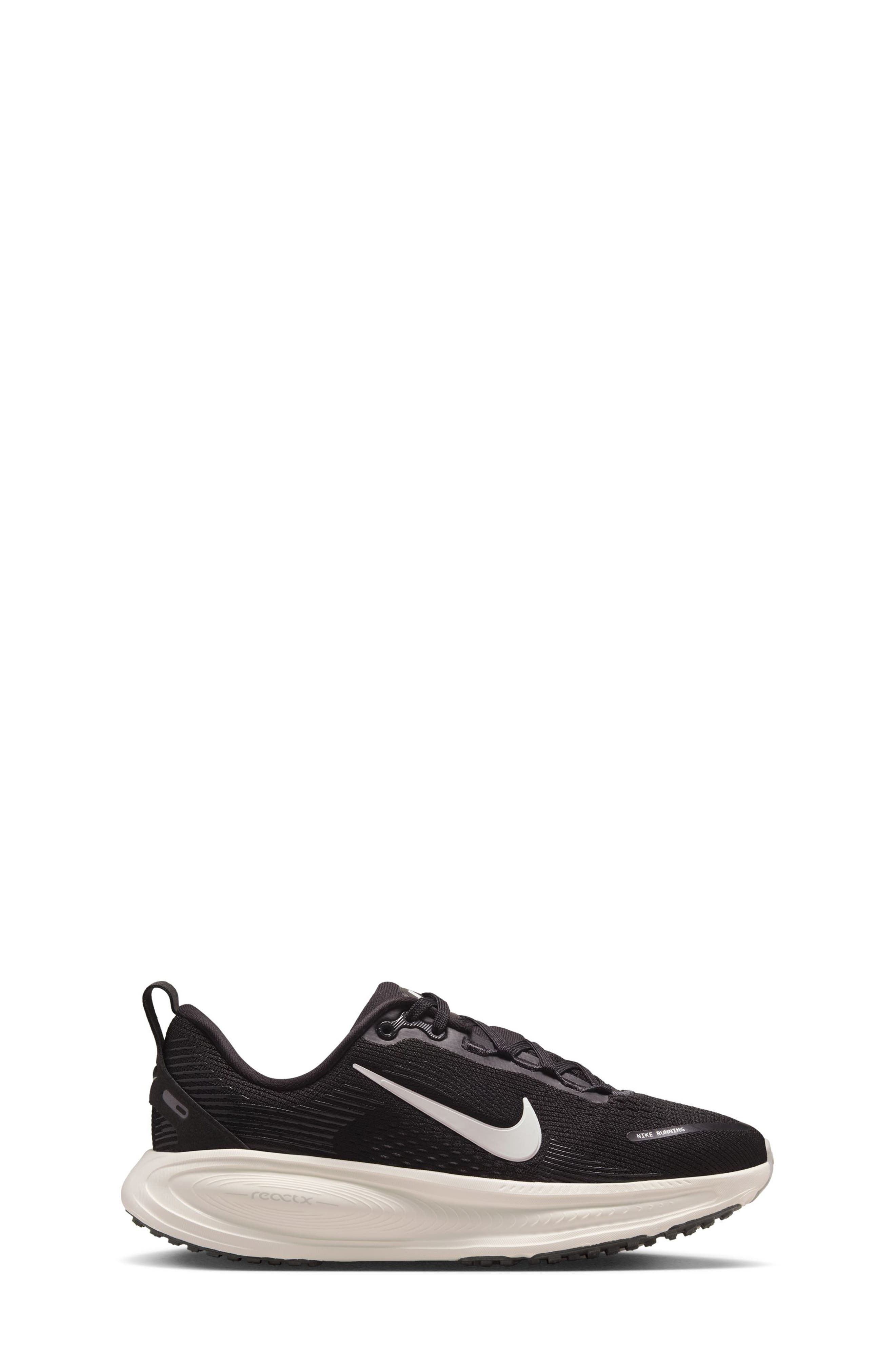 Nike Vomero 18 Running Shoe, Alternate, color, 004 Black/Smtwht