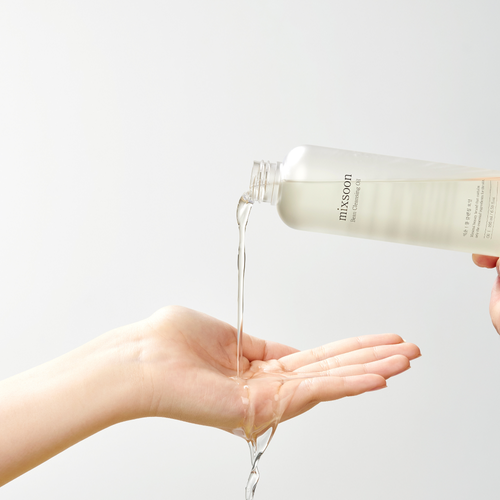 Mixsoon Bean Cleansing Oil In Transparent