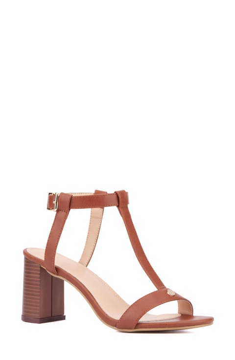 Livvy Block Heel Sandal (Women)